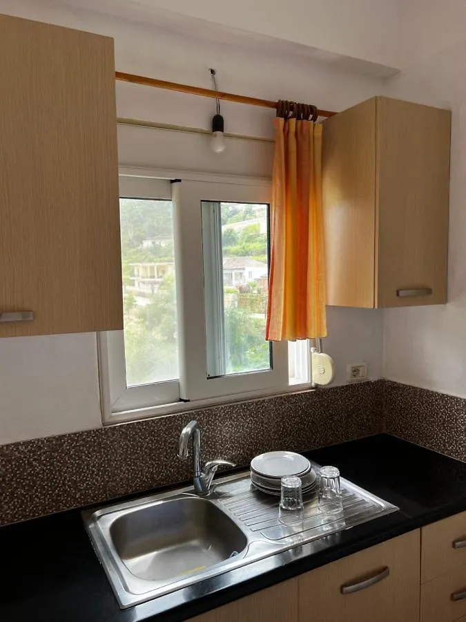 Appartamento Ilias Family Rooms Himare