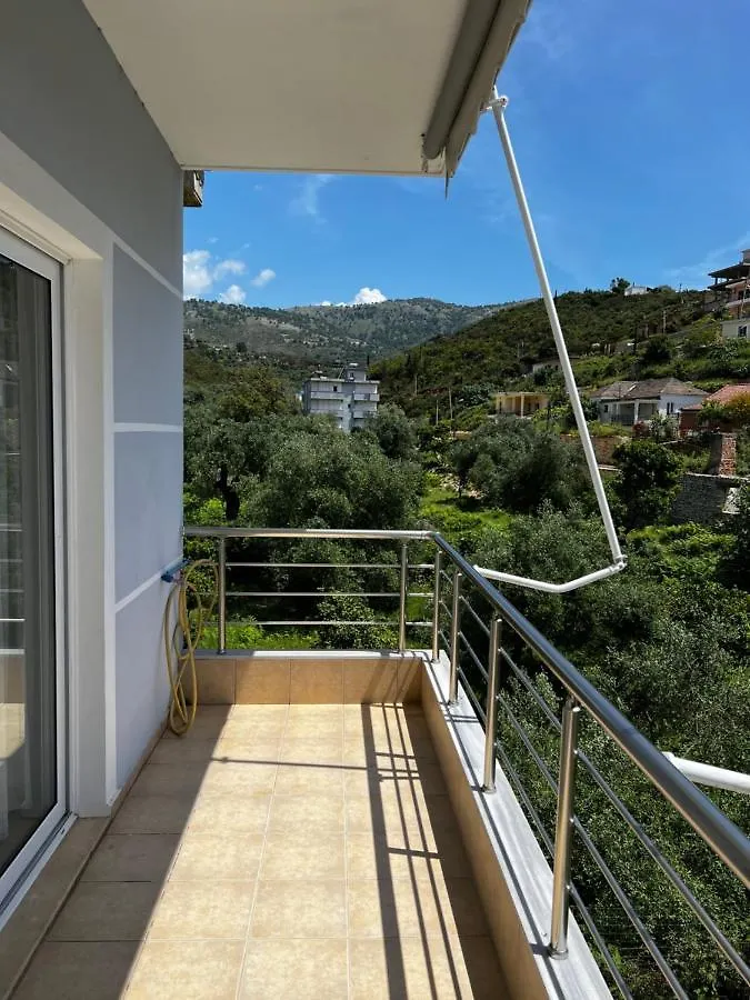 Ilias Family Rooms Himare Apartment