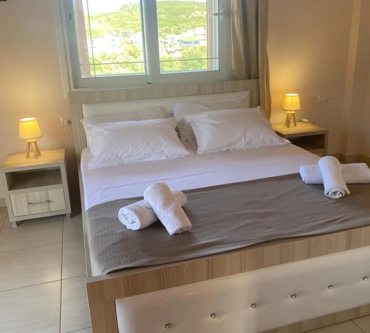 Ilias Family Rooms Himare Albania
