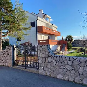 https://family-apartments-tomy.primorje-gorskikotar.com