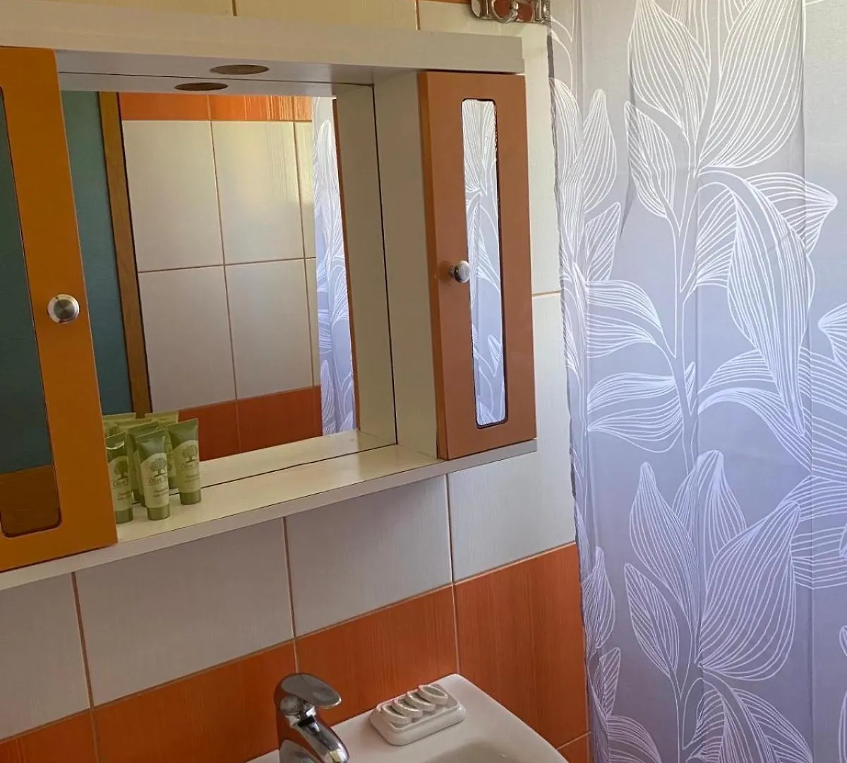 Ilias Family Rooms هيماري شقة