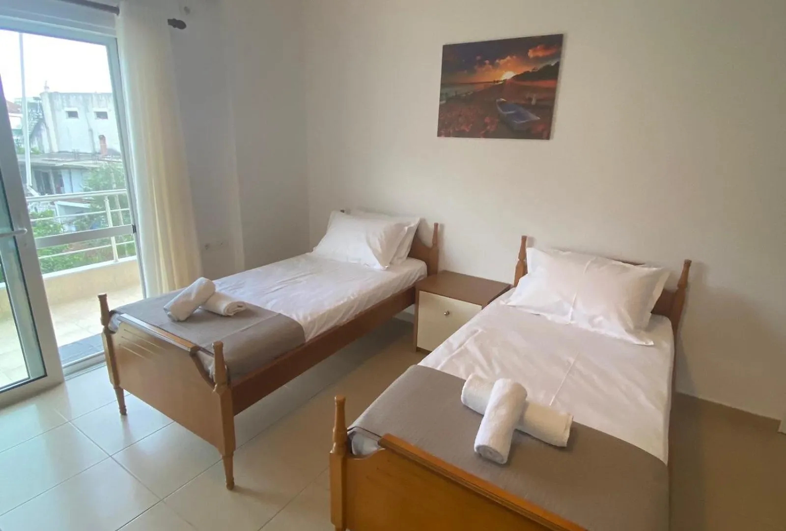 Ilias Family Rooms هيماري شقة